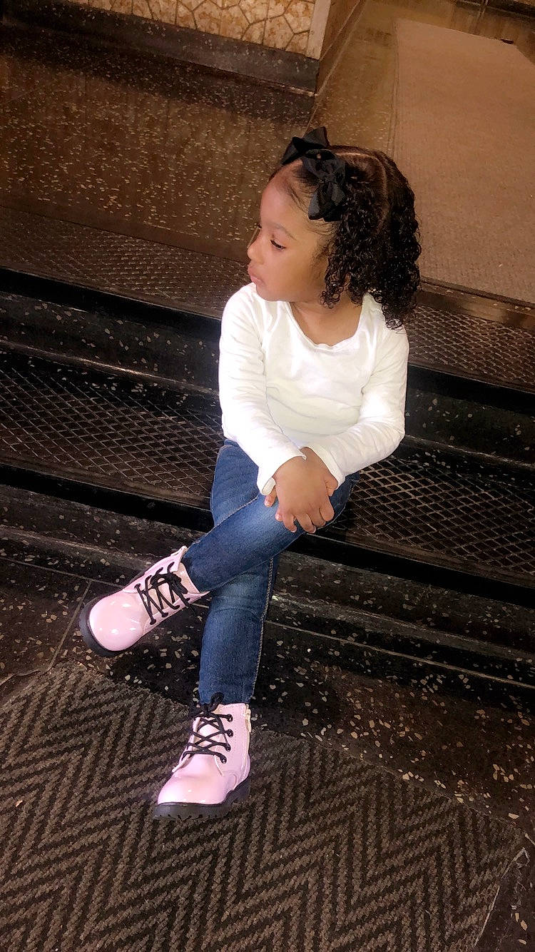 Samiyra is registered to the contest to win money with this photo: beauty, child, child_model, cool, denim, jeans, leg, person, photography, shoe, skin, standing, t_shirt, toddler