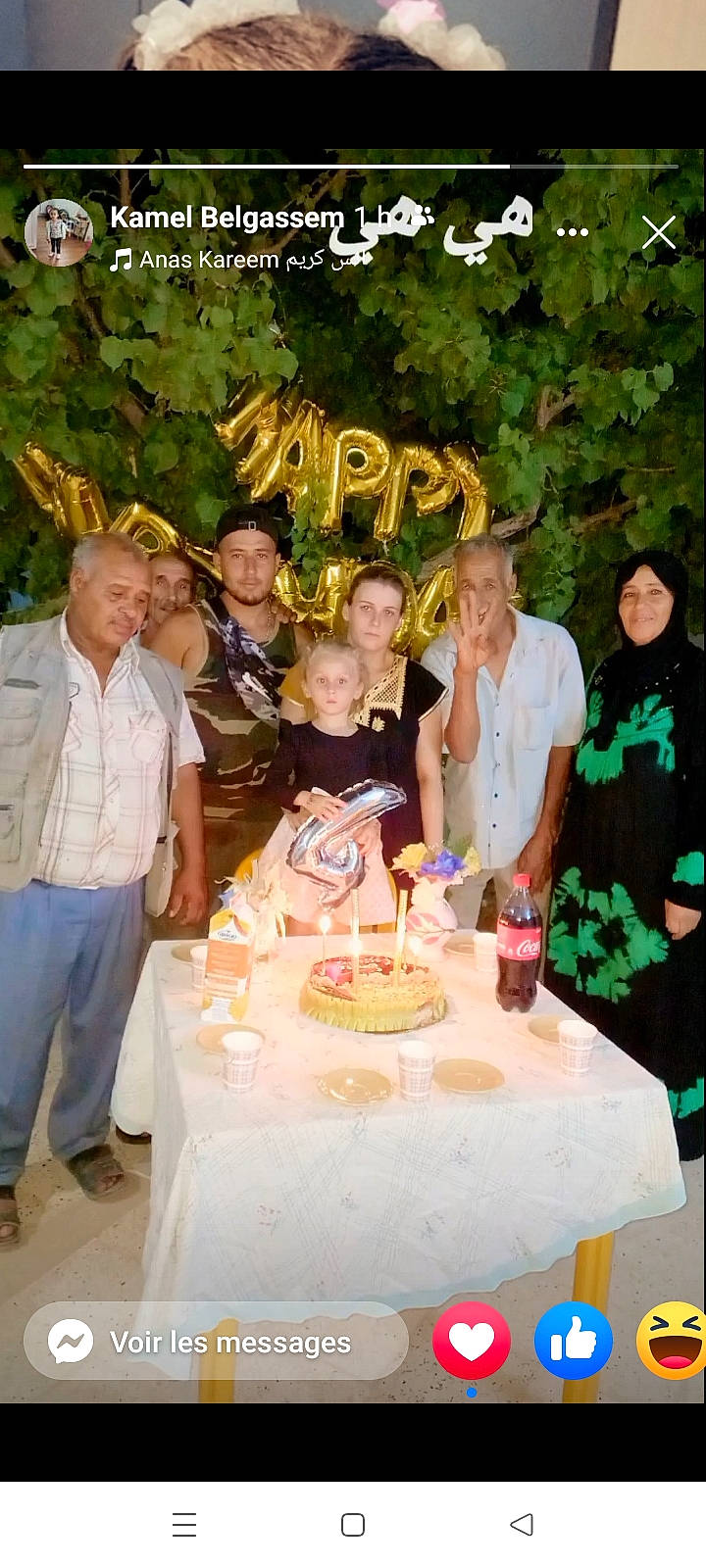 Siheme a rejoint le concours — aidez-le/la à gagner de superbes lots ! birthday_cake, cake, cake_decorating, cake_decorating_supply, candle, chair, dessert, event, food, fun, hat, joy, leisure, party, person, plate, recreation, sharing, shorts, t_shirt