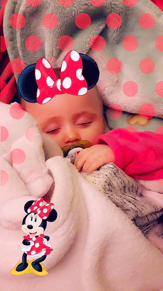 Siheme a rejoint le concours — aidez-le/la à gagner de superbes lots ! baby, baby_products, baby_sleeping, baby_toddler_clothing, cap, child, comfort, costume_hat, event, fictional_character, happy, hat, linens, lip, nail, pattern, person, pink, red, skin