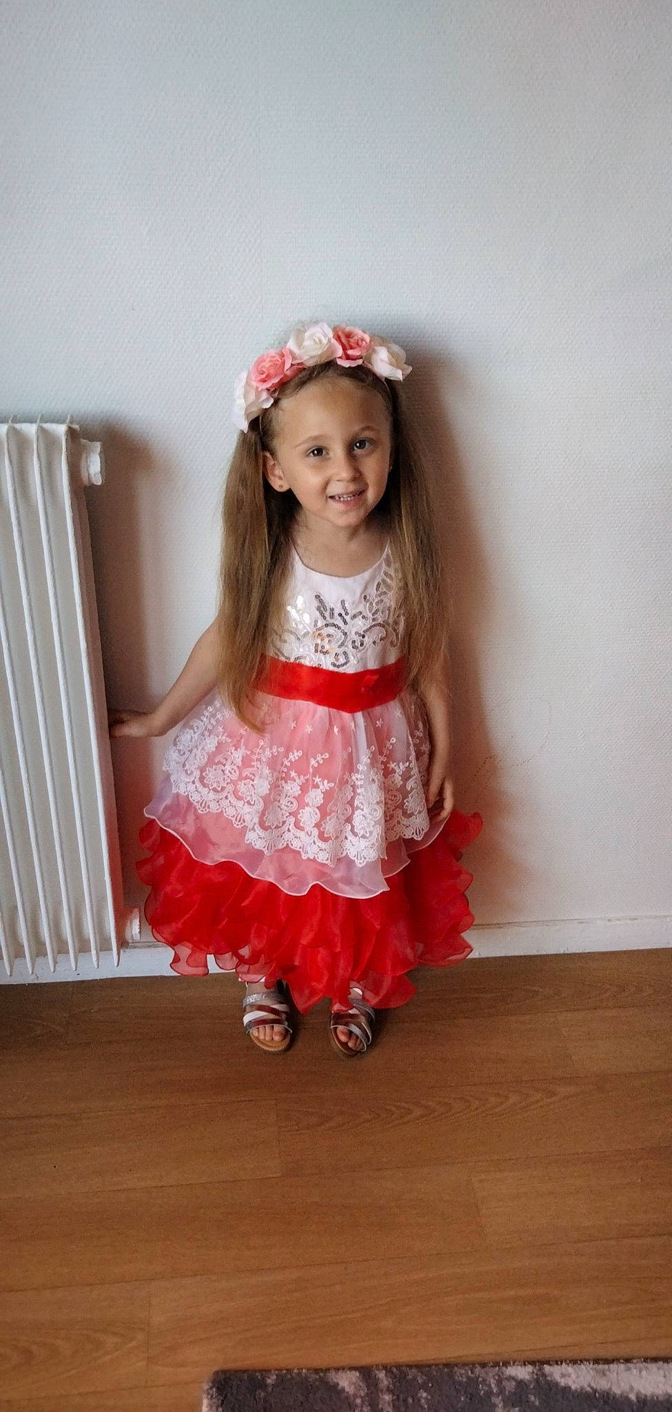 Siheme participe au concours pour gagner de l'argent avec cette photo : baby_toddler_clothing, day_dress, dress, embellishment, face, floor, flooring, footwear, happy, hardwood, head, joy, leg, magenta, one_piece_garment, person, pink, sleeve, smile, toddler