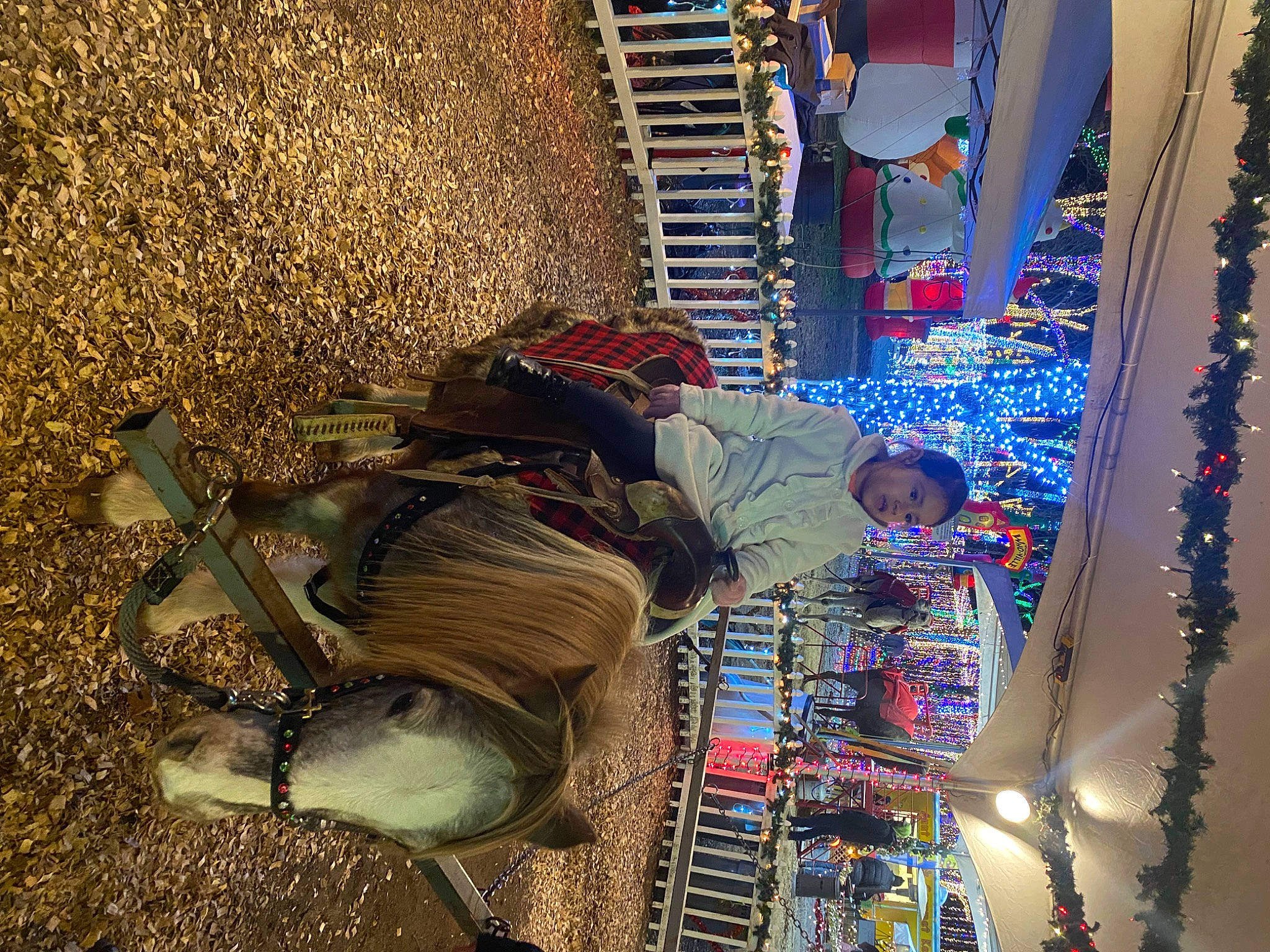 Anaiyah is registered to the contest to win money with this photo: bazaar, city, customer, fun, hat, landscape, leisure, machine, market, marketplace, person, retail, room, soil, street, t_shirt, temple, world