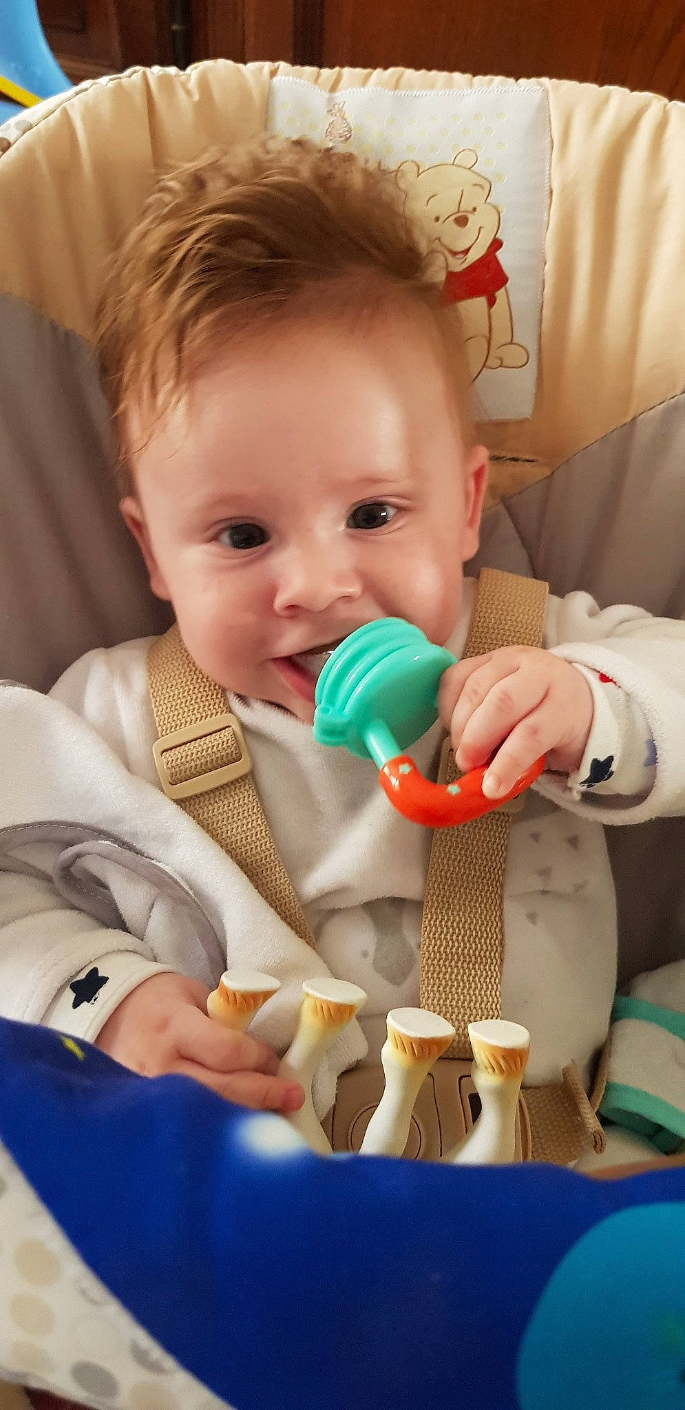Mathys participe au concours pour gagner de l'argent avec cette photo : baby, baby_products, child, joy, mouth, nose, person, play, toddler