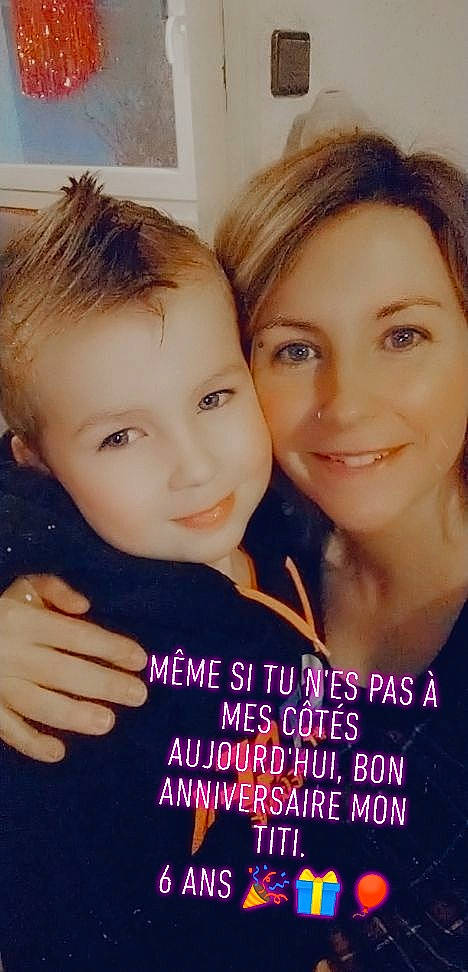 Corentin participe au concours pour gagner de l'argent avec cette photo : beauty, cheek, child, chin, eye, eyebrow, face, facial_expression, forehead, hair, hairstyle, happy, head, interaction, iris, joy, lip, nose, organ, person