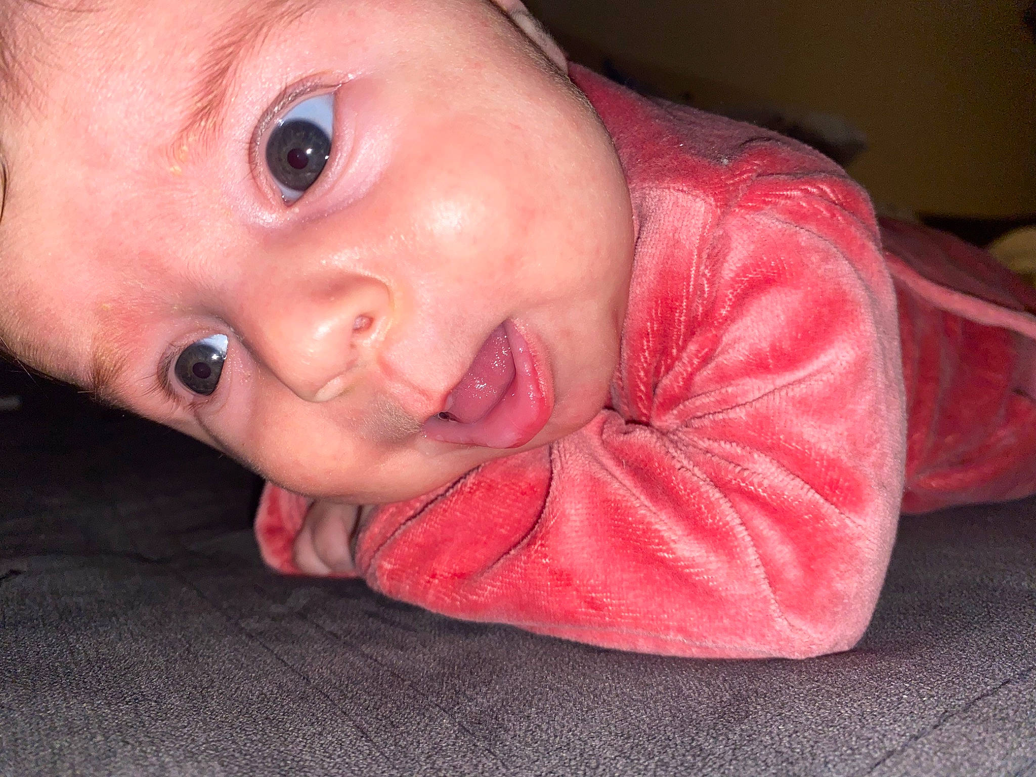 Rebecca a rejoint le concours — aidez-le/la à gagner de superbes lots ! baby, baby_toddler_clothing, carmine, cheek, child, comfort, ear, eyebrow, eyelash, flooring, happy, iris, lip, nail, neck, nose, person, skin, sleeve, thumb