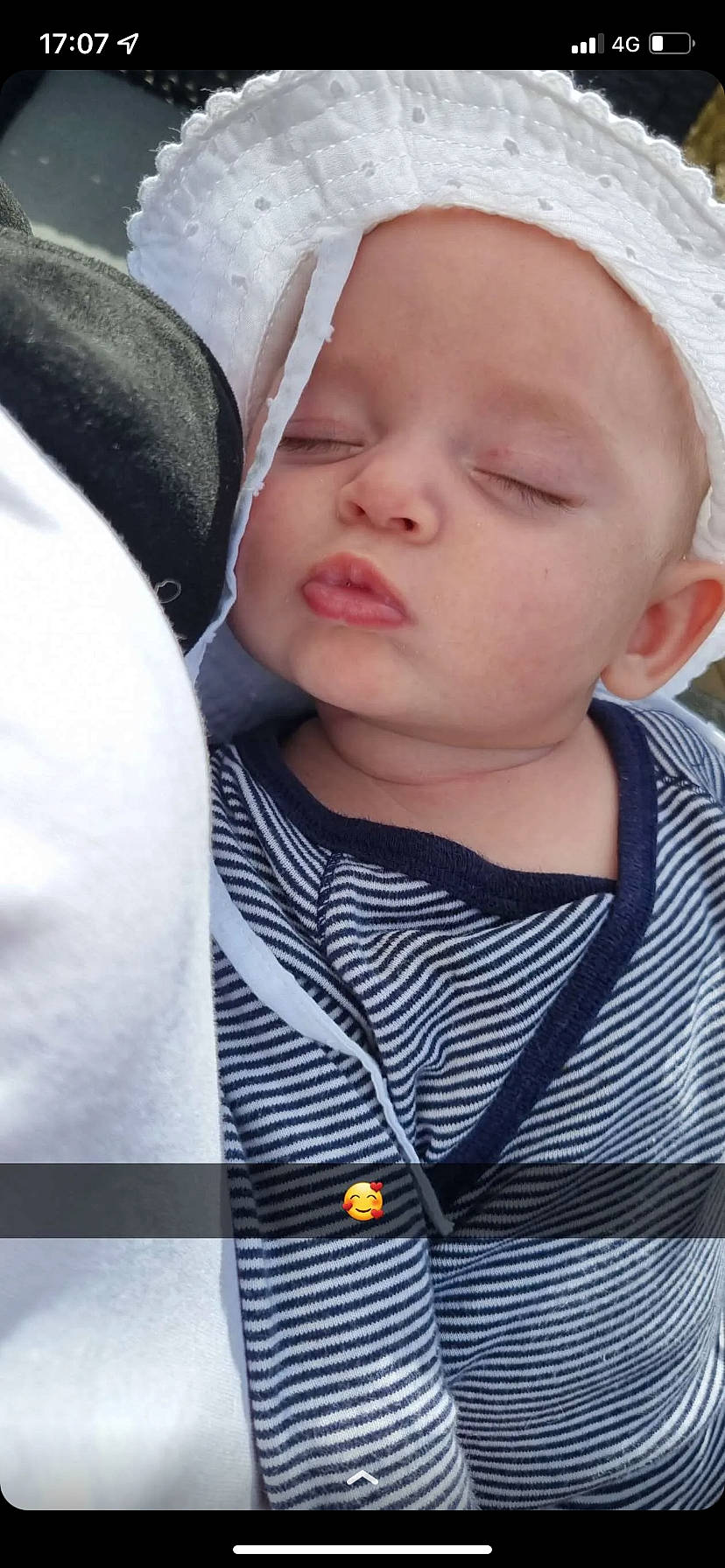 Alya participe au concours pour gagner de l'argent avec cette photo : baby, baby_products, baby_toddler_clothing, cap, cheek, child, comfort, dress_shirt, eye, eyelash, happy, lip, nose, pattern, person, skin, sleeve, smile, t_shirt, toddler