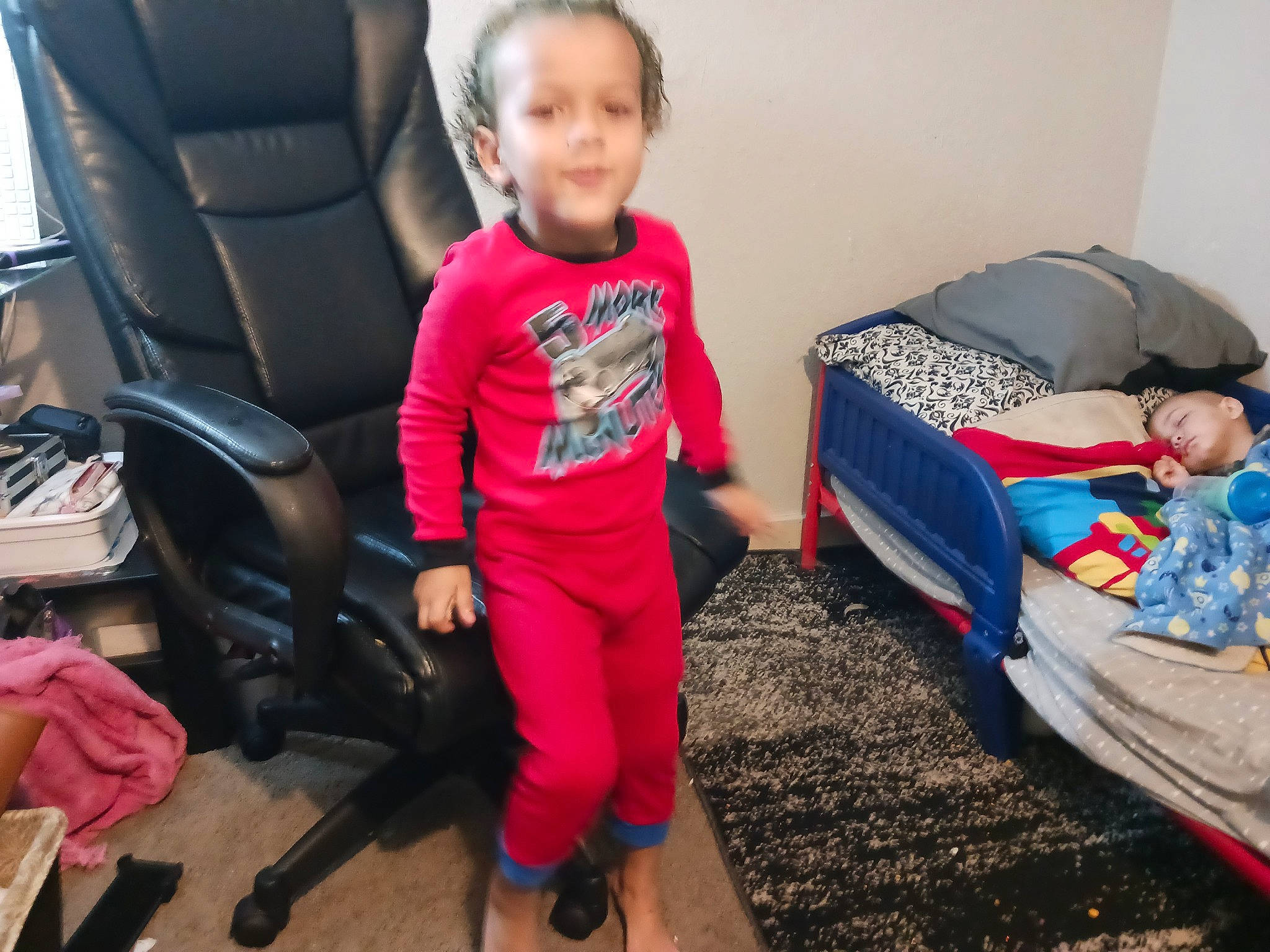 King joined the competition — help win amazing prizes! auto_part, baby, car_seat, car_seat_cover, chair, child, comfort, family_car, flooring, fun, head_restraint, lap, leisure, luxury_vehicle, person, room, seat_belt, sitting, smile, toddler