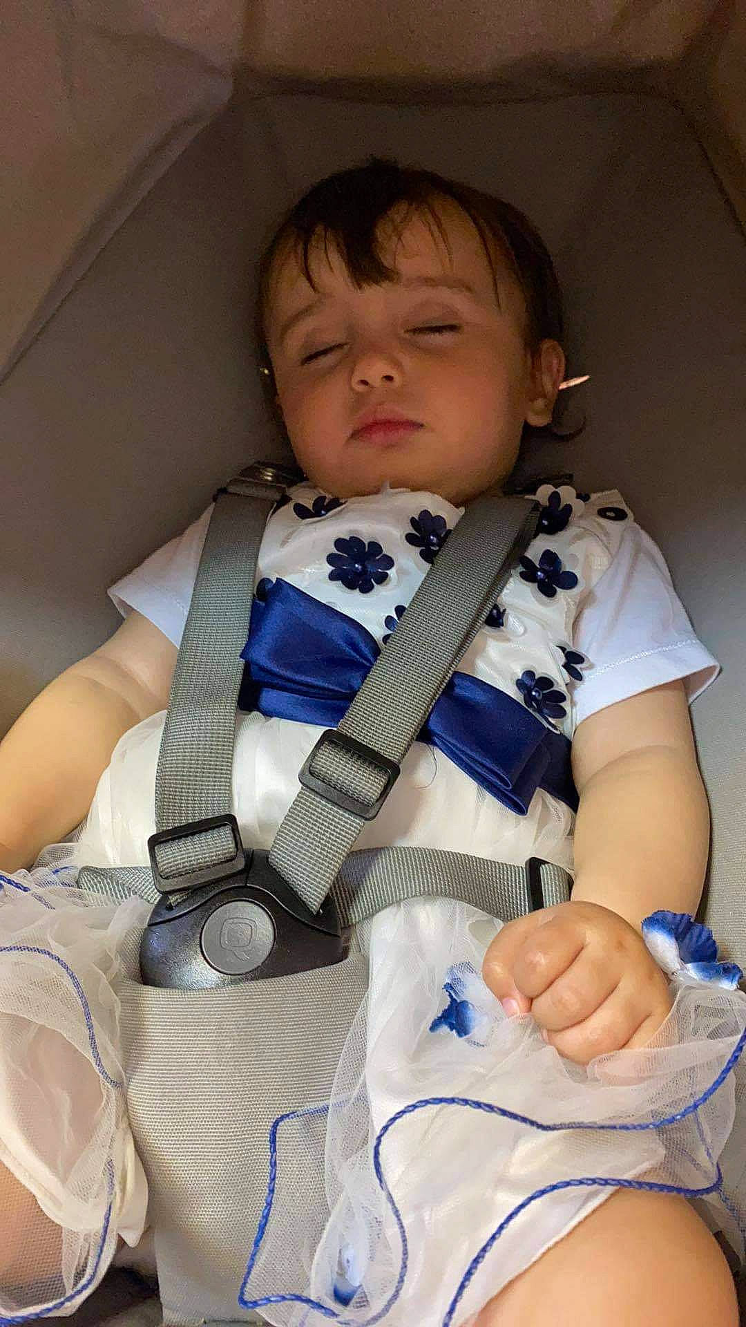 Lahouna a rejoint le concours — aidez-le/la à gagner de superbes lots ! arm, baby, baby_products, baby_toddler_clothing, child, comfort, electric_blue, finger, hand, health_care, medical_equipment, medical_procedure, nail, pattern, person, service, skin, sleeve, thumb, toddler