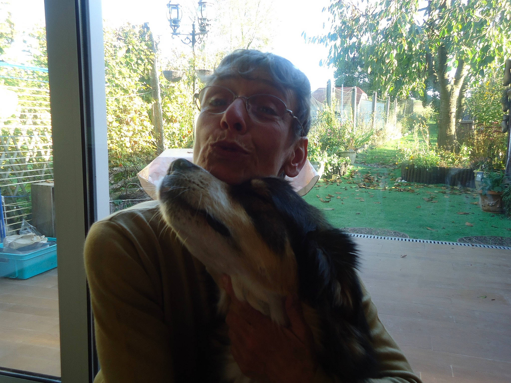 Belle participe au concours pour gagner de l'argent avec cette photo : person