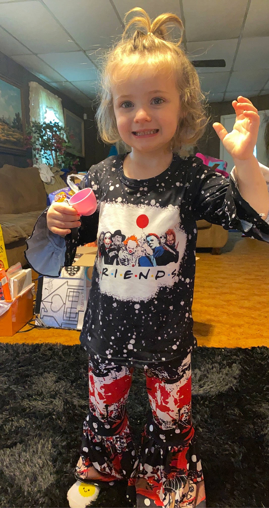 Abrianna is registered to the contest to win money with this photo: baby_toddler_clothing, child, event, fun, gesture, happy, houseplant, iris, joy, pattern, person, play, sleeve, smile, t_shirt, toddler, top, vacation