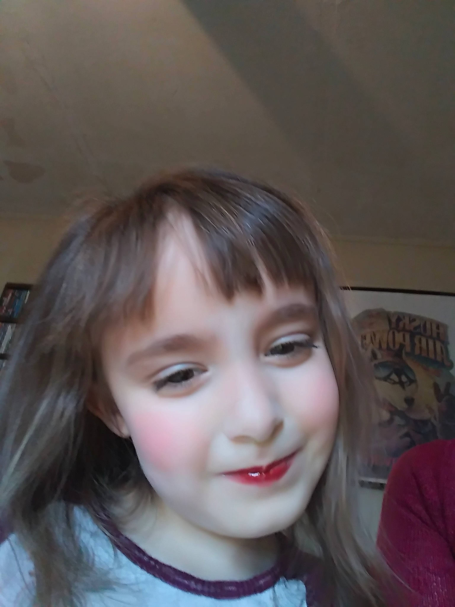 Siyuri is registered to the contest to win money with this photo: bangs, blond, brown_hair, cheek, child, chin, eyebrow, face, forehead, hair, hairstyle, head, lip, long_hair, nose, person, selfie, smile, toddler