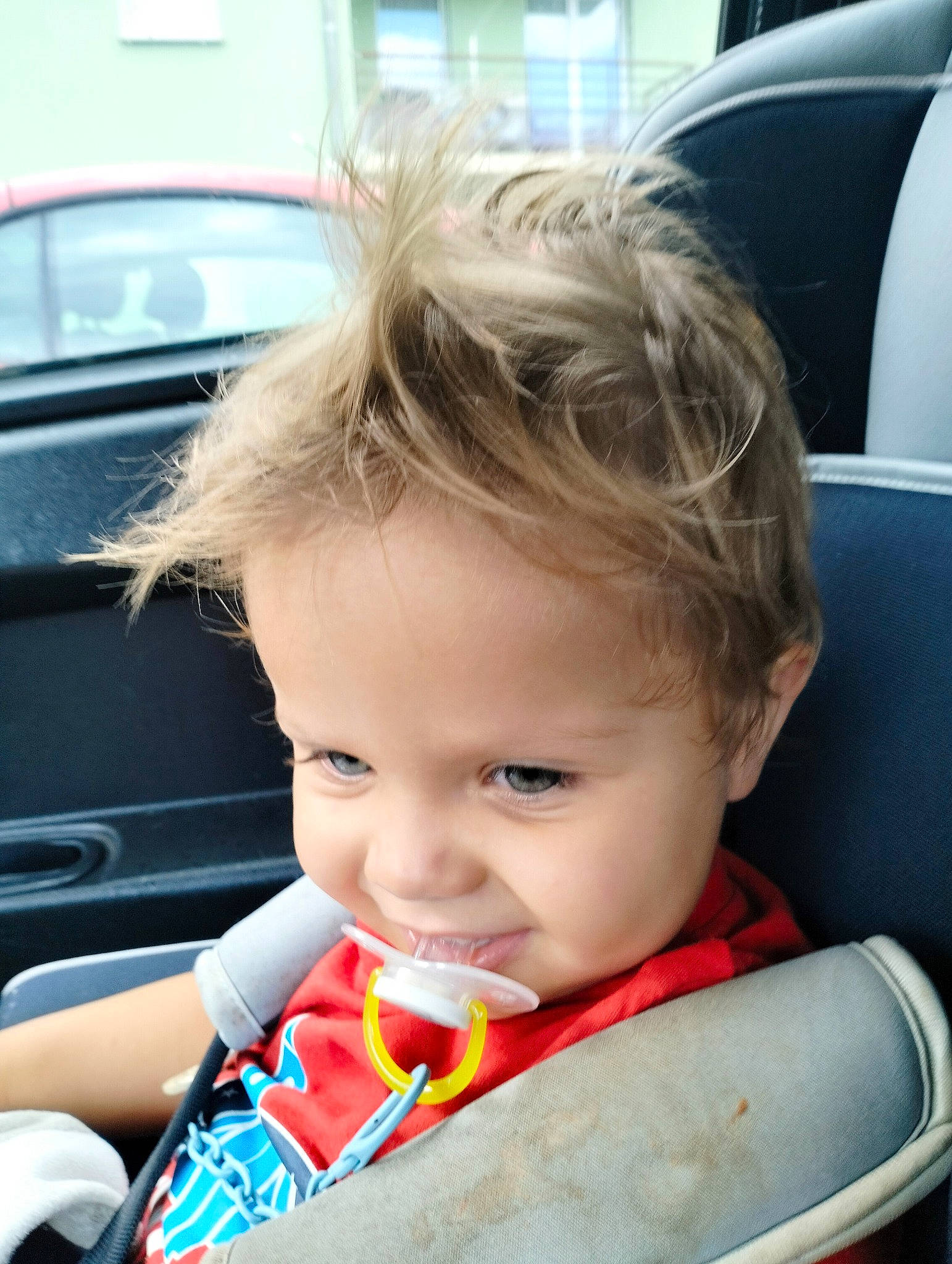 Marlon a rejoint le concours — aidez-le/la à gagner de superbes lots ! auto_part, automotive_design, automotive_exterior, baby, car, car_seat, cheek, child, family_car, happy, luxury_vehicle, motor_vehicle, person, personal_luxury_car, smile, steering_wheel, toddler, vehicle, vehicle_door, window