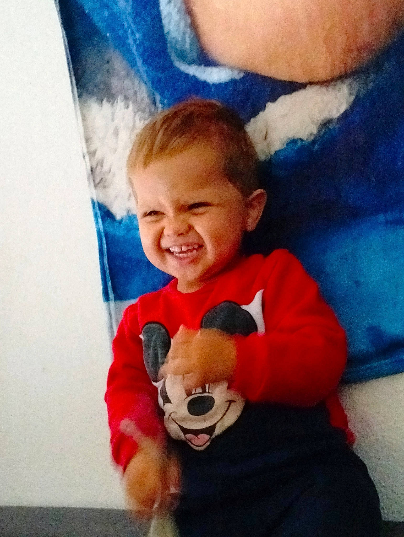 Marlon a rejoint le concours — aidez-le/la à gagner de superbes lots ! arm, baby, baby_toddler_clothing, blue, child, cool, electric_blue, eye, face, fun, happy, head, human_body, joy, nose, person, sleeve, smile, stuffed_toy, t_shirt