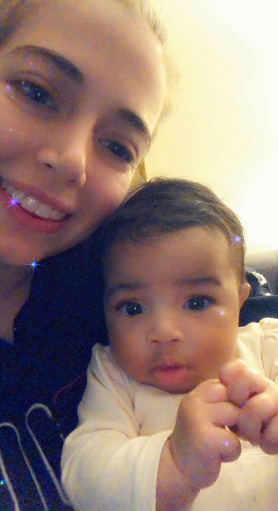 Evana a rejoint le concours — aidez-le/la à gagner de superbes lots ! cheek, chin, ear, eye, eyebrow, eyelash, face, forehead, gesture, hairstyle, happy, human, iris, joy, lip, mouth, nose, organ, person, photograph