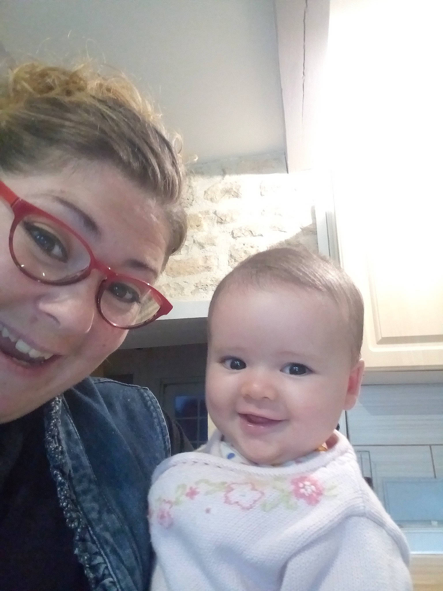 Camille participe au concours pour gagner de l'argent avec cette photo : baby_toddler_clothing, cheek, ear, eye, eyebrow, eyelash, face, facial_expression, forehead, happy, head, human, iris, jaw, joy, lip, mammal, mouth, nose, organ