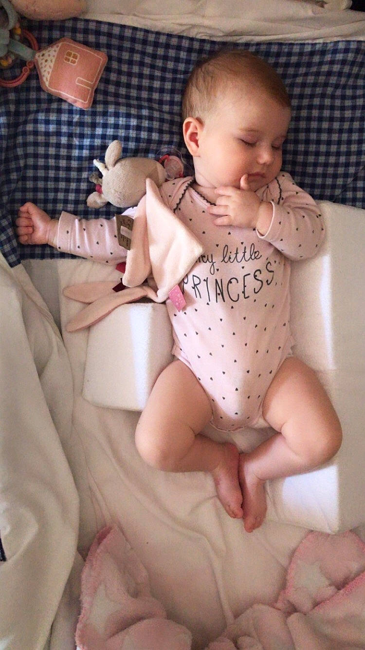 Paloma a rejoint le concours — aidez-le/la à gagner de superbes lots ! baby, baby_toddler_clothing, cheek, child, leg, person, product, sitting, thigh, toddler