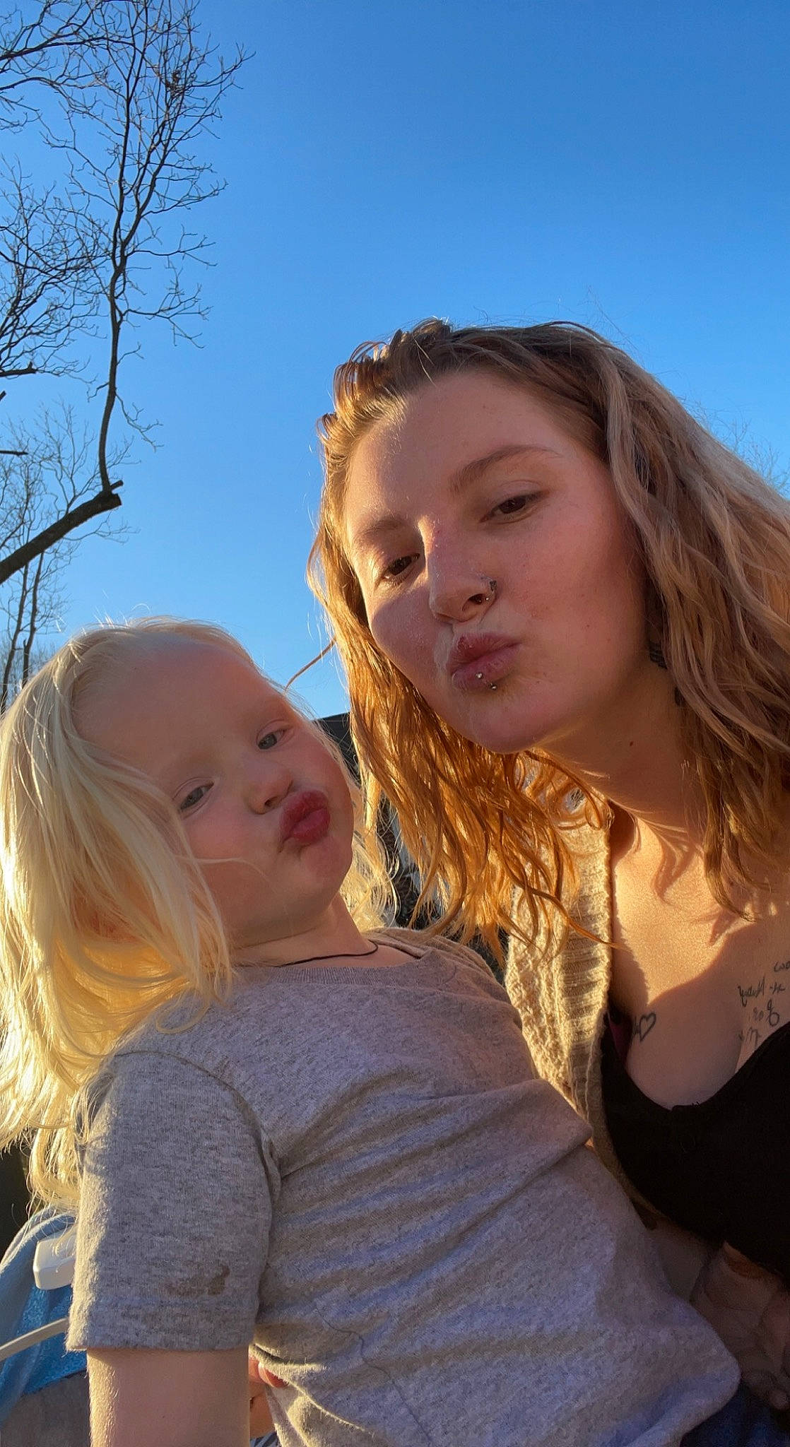 Calandra is registered to the contest to win money with this photo: baby, chin, eye, fun, gesture, grass, grass_family, happy, iris, leisure, lip, long_hair, nose, people_in_nature, person, plant, skin, sky, sunlight, toddler