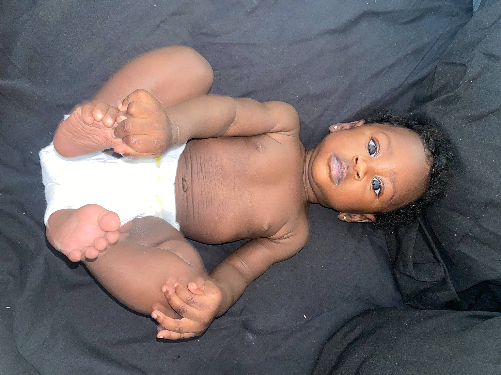 Serayah is registered to the contest to win money with this photo: abdomen, chest, comfort, elbow, eye, finger, flash_photography, gesture, hand, human, human_body, joint, knee, leg, mouth, muscle, person, skin, stomach, thigh