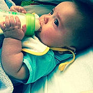 Ethan participe au concours pour gagner de l'argent avec cette photo :