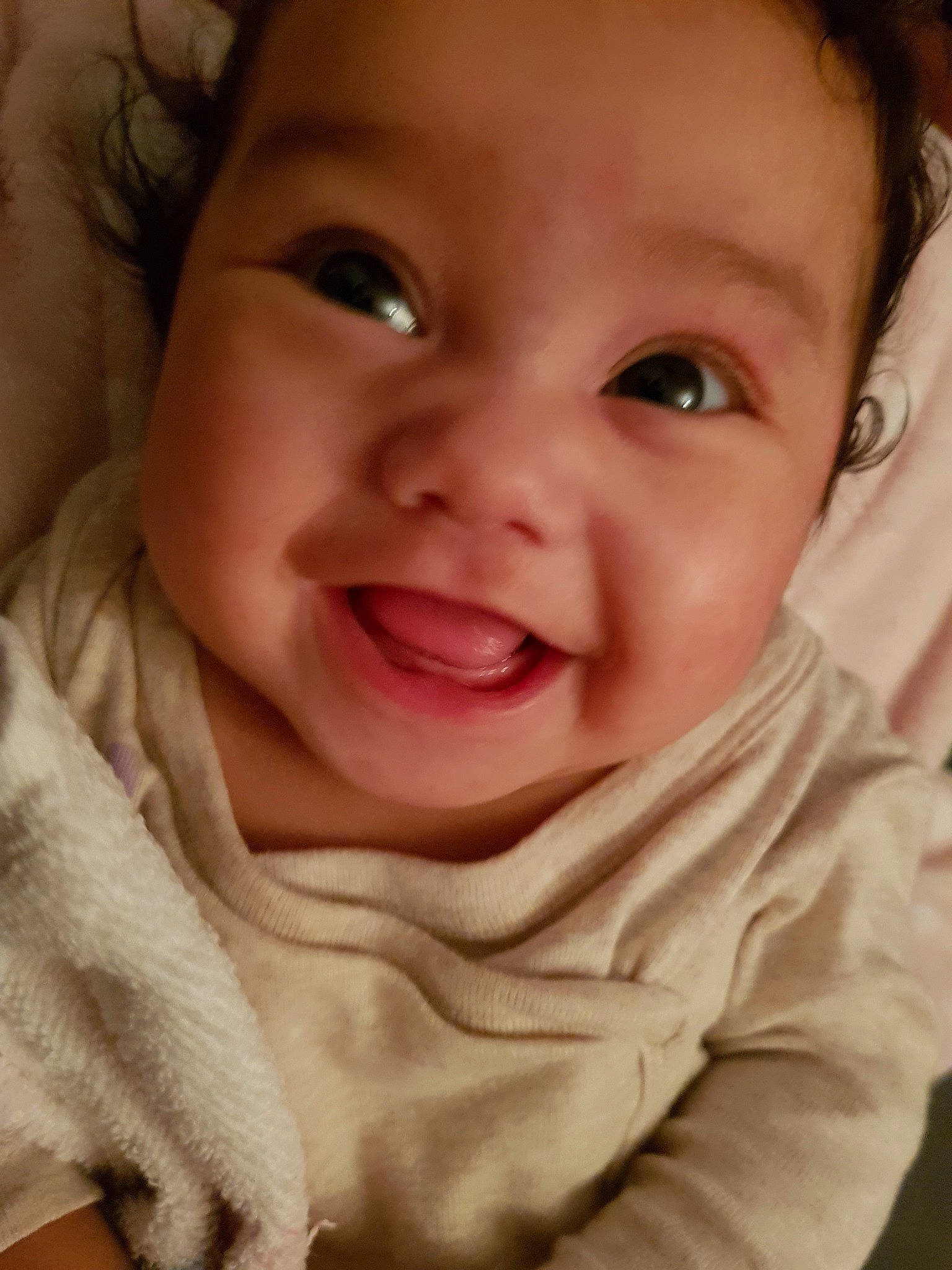 Lylia a rejoint le concours — aidez-le/la à gagner de superbes lots ! cheek, child, chin, close_up, emotion, eye, eyebrow, face, facial_expression, girl, head, infant, joy, laughter, lip, mouth, nose, person, skin, smile