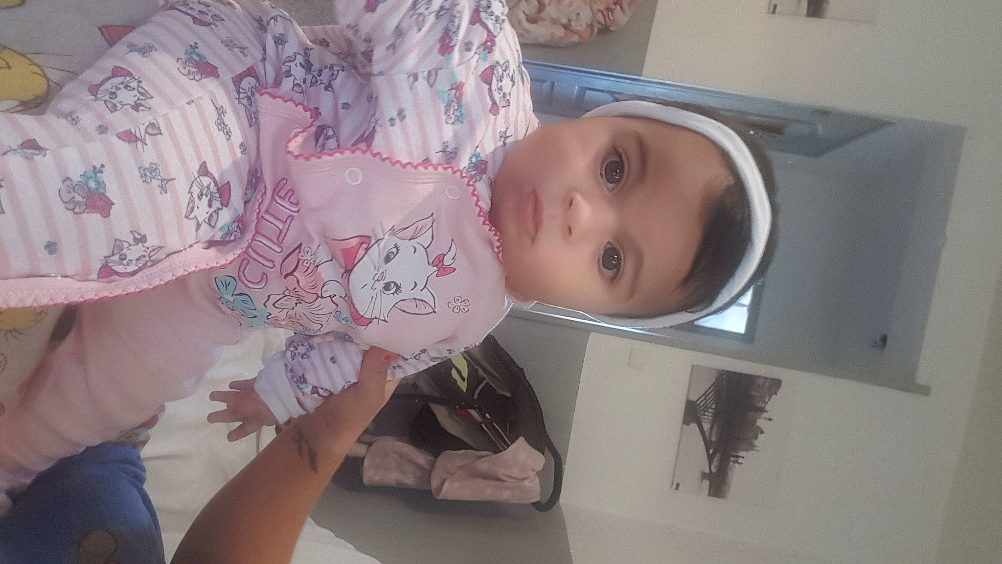 Lya participe au concours pour gagner de l'argent avec cette photo : baby, cheek, child, headwear, person, pink, toddler