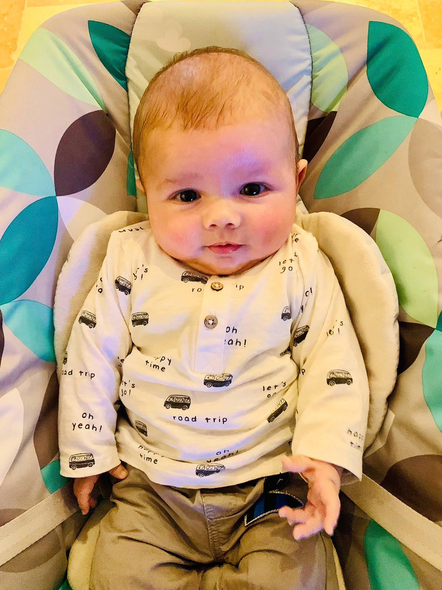 Erwan participe au concours pour gagner de l'argent avec cette photo : baby, baby_toddler_clothing, cheek, comfort, eye, facial_expression, finger, hairstyle, happy, head, human, iris, mouth, person, product, skin, sleeve, textile, toddler, white