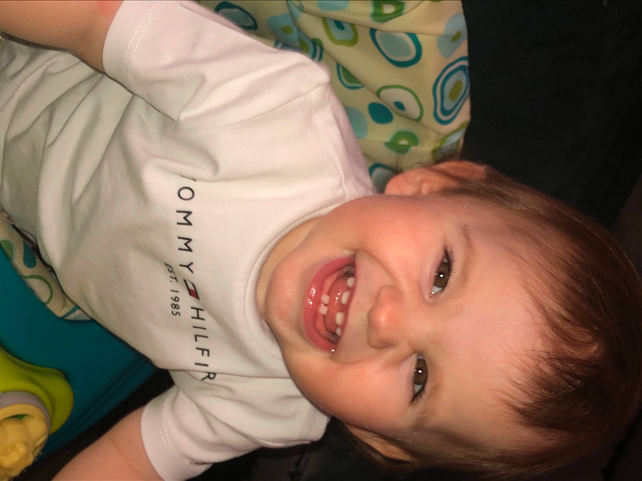 Alyah participe au concours pour gagner de l'argent avec cette photo : arm, cheek, chin, eye, eyebrow, eyelash, facial_expression, flash_photography, forehead, gesture, hair, hairstyle, joy, lip, mouth, nose, organ, person, plant, skin