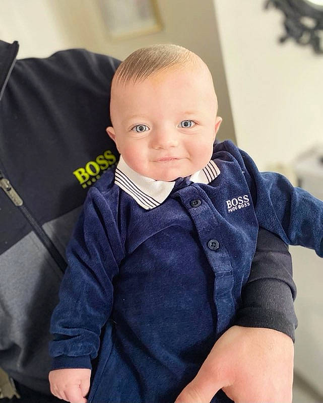 Tyliano a rejoint le concours — aidez-le/la à gagner de superbes lots ! baby, baby_toddler_clothing, button, cheek, child, collar, cool, dress_shirt, electric_blue, eye, happy, iris, jacket, neck, outerwear, person, skin, sleeve, smile, t_shirt