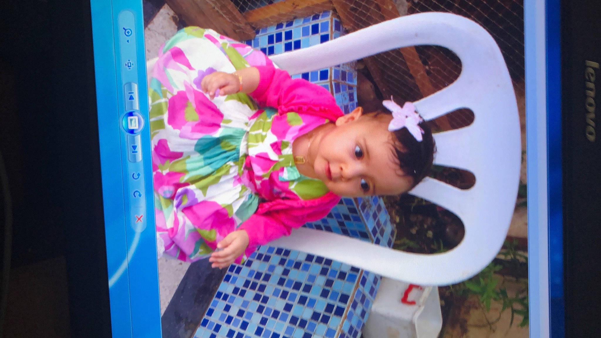 Lyna participe au concours pour gagner de l'argent avec cette photo : baby, baby_products, baby_toddler_clothing, blue, child, event, fun, happy, leisure, magenta, pattern, person, pink, plant, play, purple, room, toddler, toy, violet