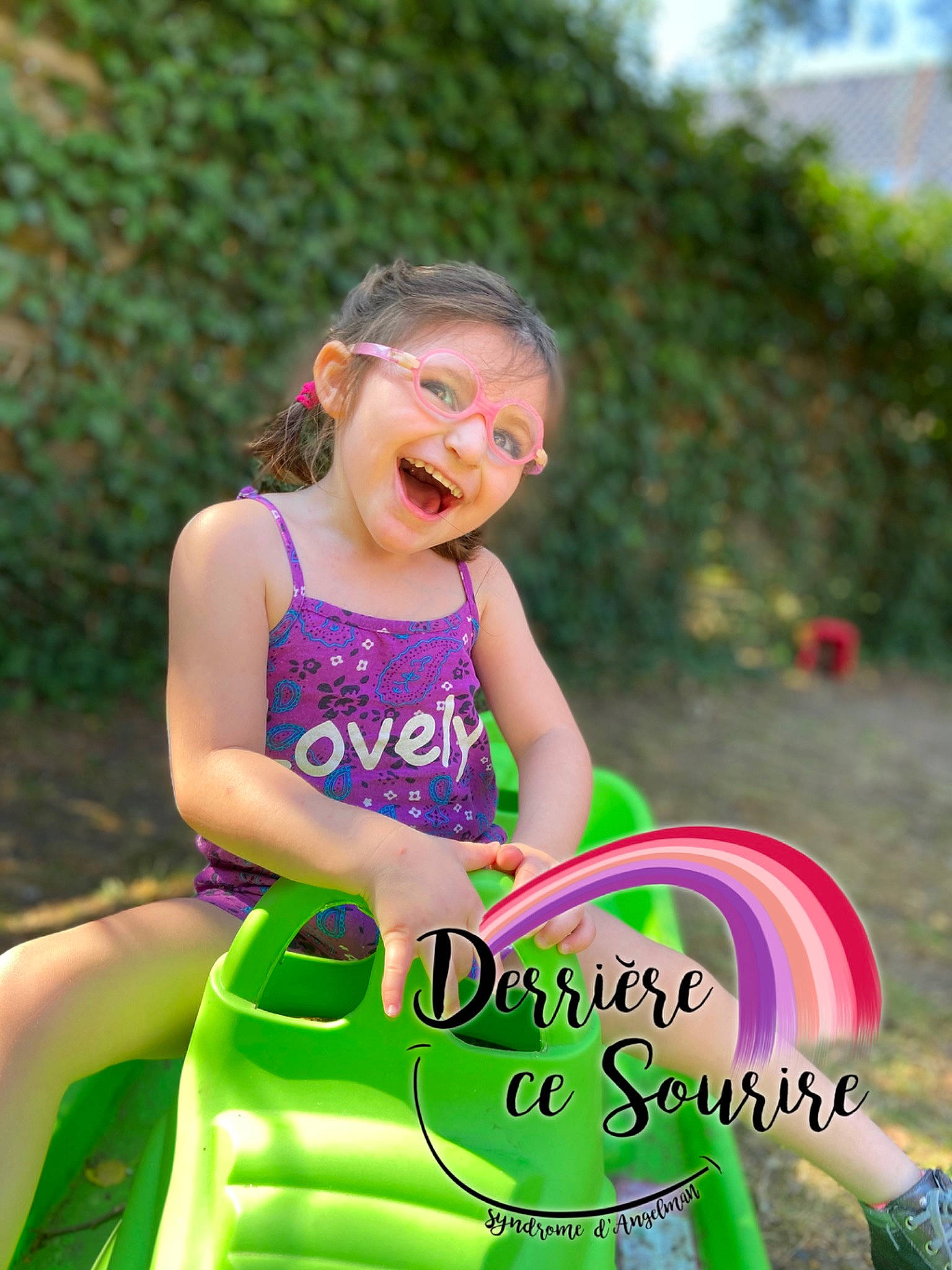 Eloïse a rejoint le concours — aidez-le/la à gagner de superbes lots ! child, child_model, fun, games, green, happy, leisure, person, photography, play, playground, recreation, smile, summer, toddler, vacation