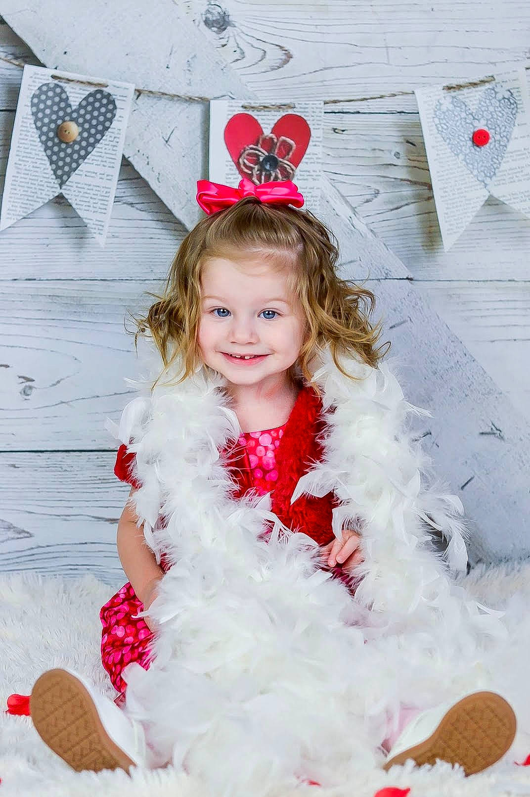 Gloria is registered to the contest to win money with this photo: baby_toddler_clothing, child, child_model, costume, costume_accessory, fashion_accessory, hair_accessory, joy, person, photography, red, toddler