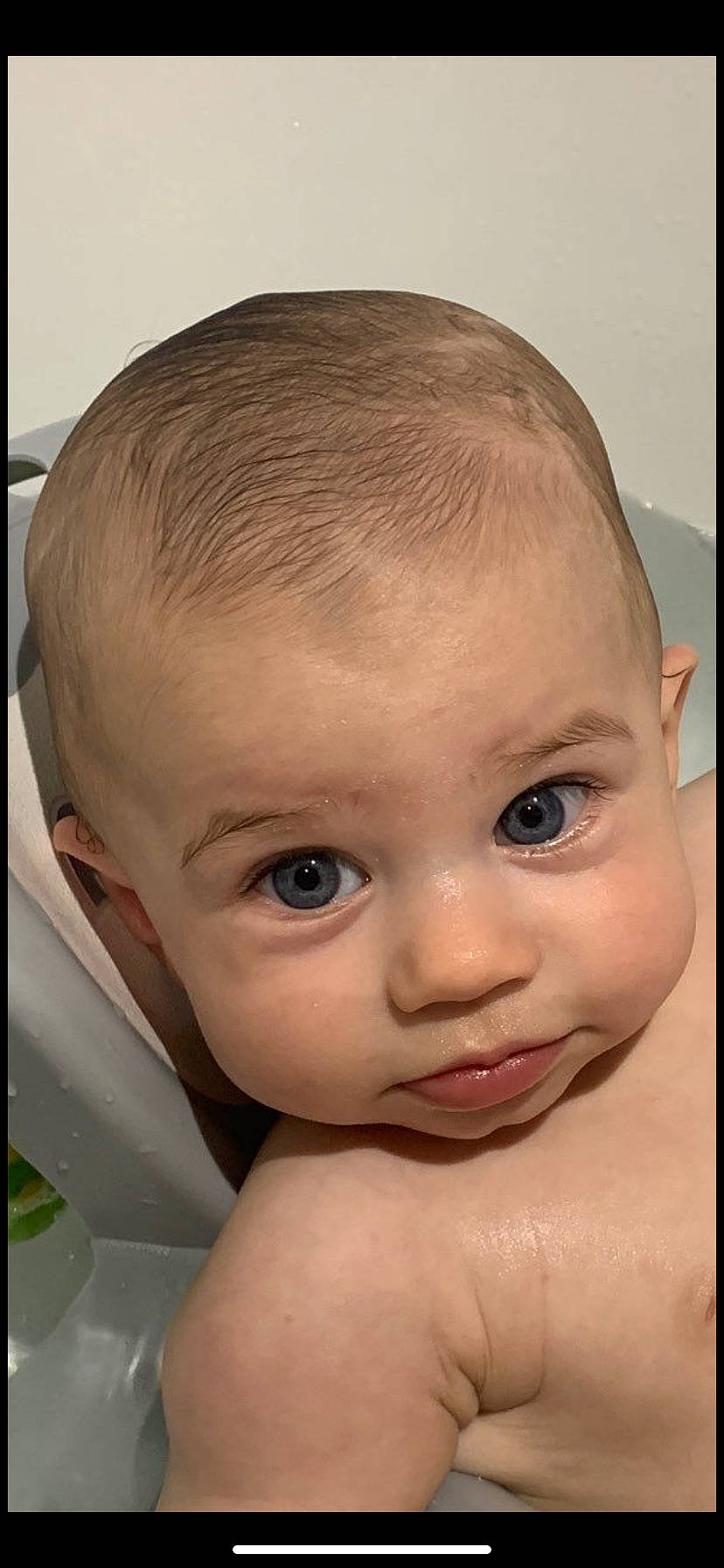 Alessio participe au concours pour gagner de l'argent avec cette photo : baby, baby_bathing, bathing, cheek, chest, child, ear, eyelash, forehead, happy, human_body, iris, jaw, lip, neck, no_expression, nose, person, skin, throat