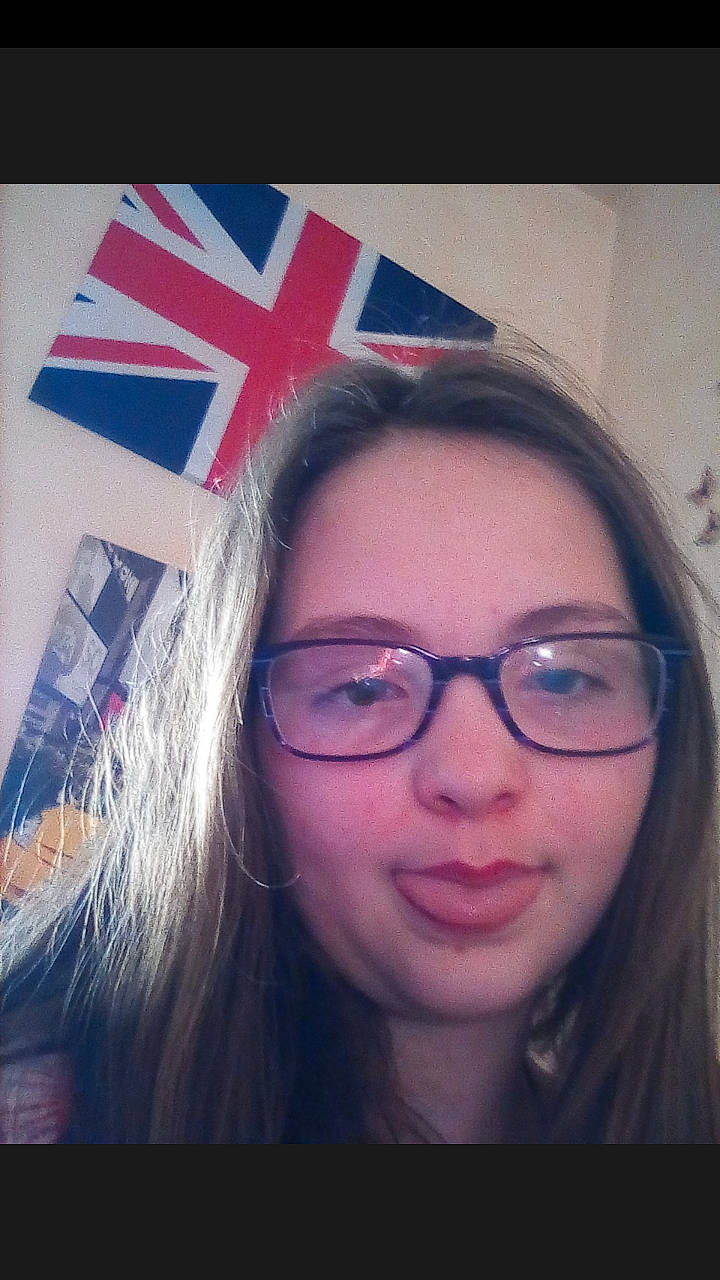 Marine a rejoint le concours — aidez-le/la à gagner de superbes lots ! beauty, cheek, chin, cool, eye, eyebrow, eyewear, face, forehead, glasses, hair, hairstyle, head, lip, nose, person, photography, selfie, skin, smile