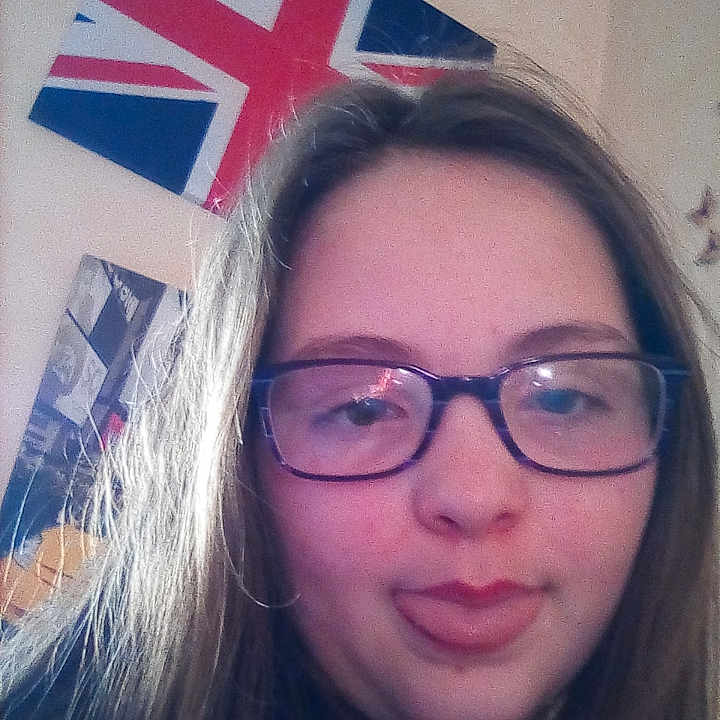 Marine a rejoint le concours — aidez-le/la à gagner de superbes lots ! beauty, cheek, chin, cool, eye, eyebrow, eyewear, face, forehead, glasses, hair, hairstyle, head, lip, nose, person, photography, selfie, skin, smile