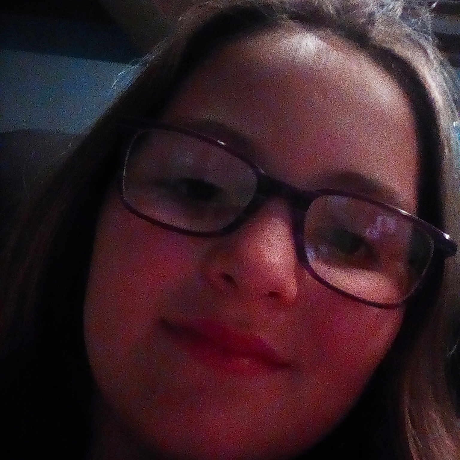 Manon a rejoint le concours — aidez-le/la à gagner de superbes lots ! beauty, cheek, chin, cool, eye, eyebrow, eyewear, face, forehead, fun, glasses, hair, hairstyle, head, headwear, lip, mouth, nose, person, selfie