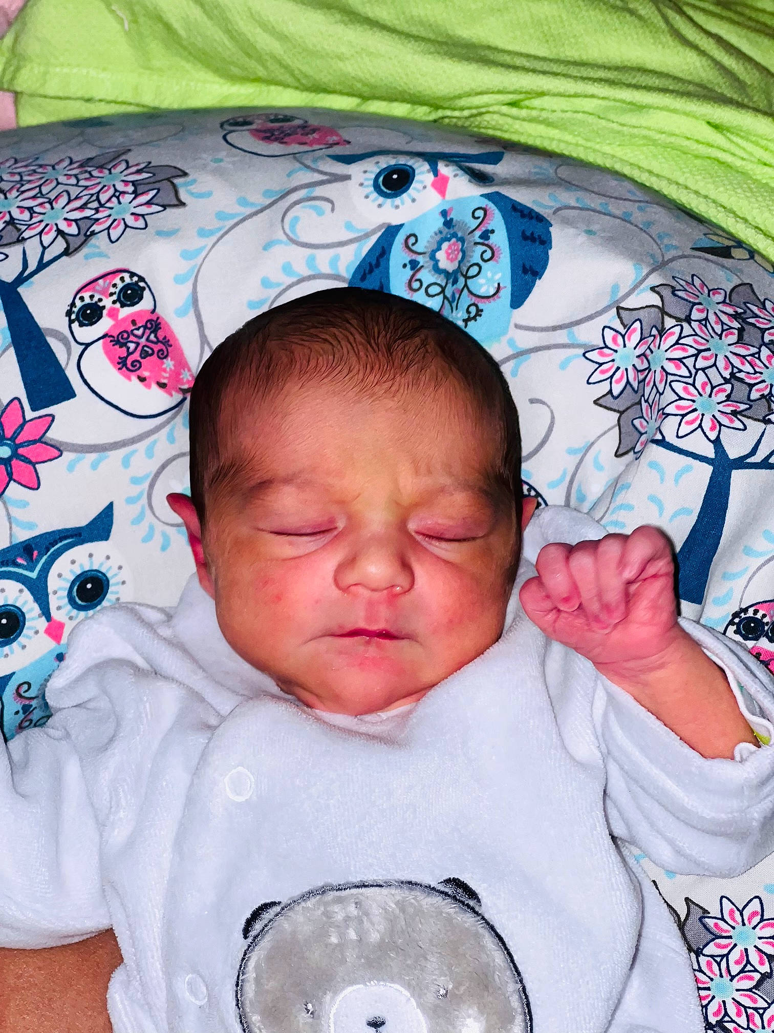 Maëlys a rejoint le concours — aidez-le/la à gagner de superbes lots ! baby, baby_toddler_clothing, cheek, child, chin, comfort, cool, eyebrow, facial_expression, head, mouth, nose, organ, person, photograph, pink, product, skin, sleeve, toddler