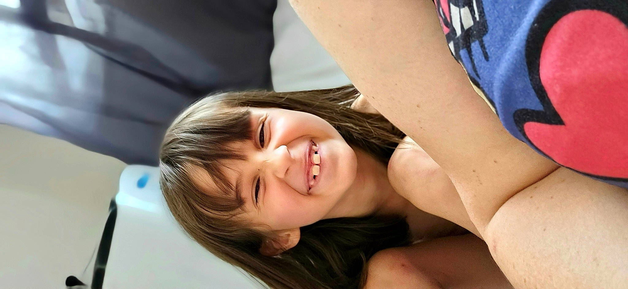 Beverly a rejoint le concours — aidez-le/la à gagner de superbes lots ! chest, dress, elbow, eyelash, flash_photography, fun, gesture, happy, human_body, joint, joy, leg, mouth, muscle, neck, person, plant, shoulder, skin, smile