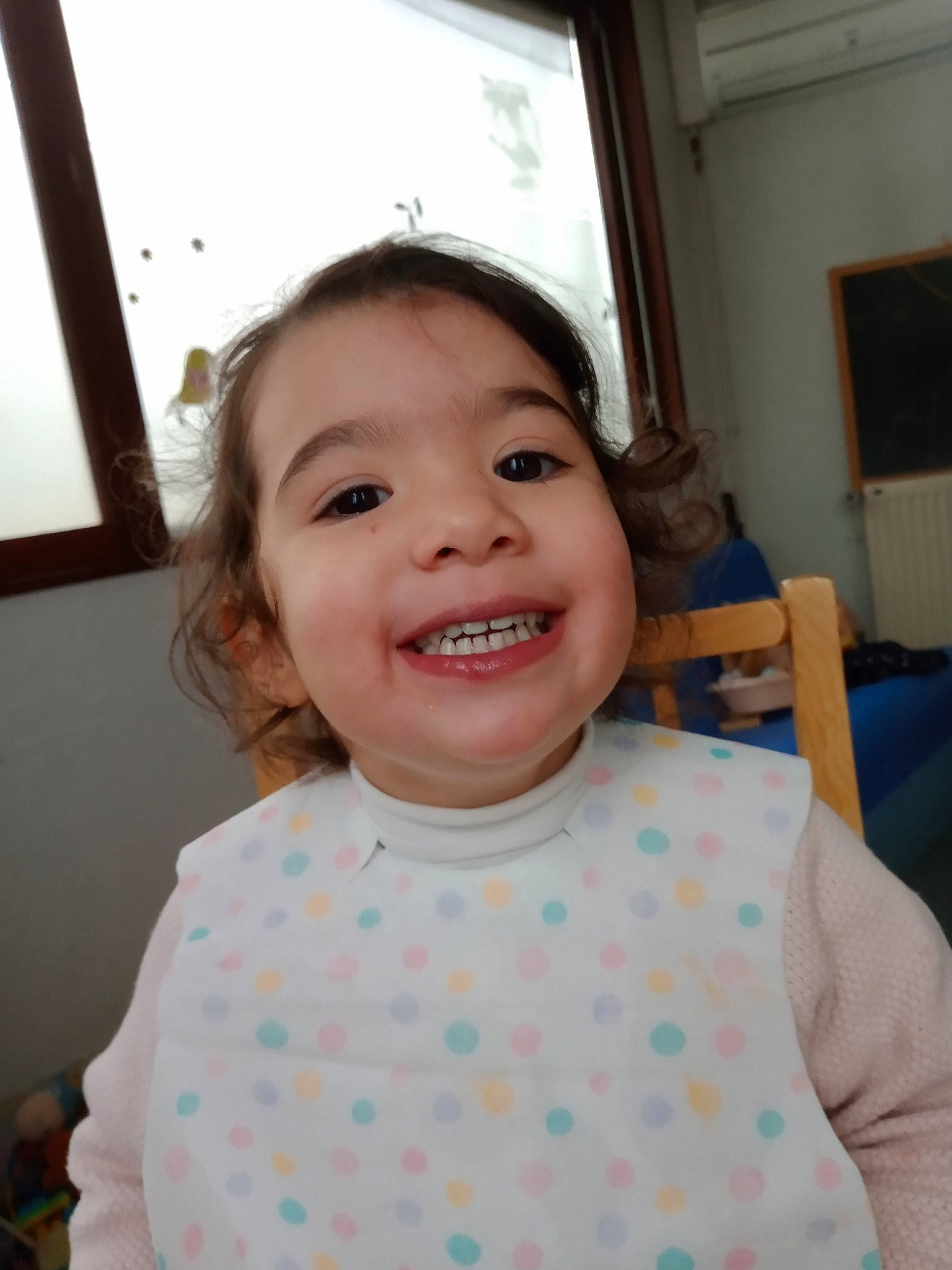 Oceanna participe au concours pour gagner de l'argent avec cette photo : baby, baby_toddler_clothing, cheek, child, chin, day_dress, eyelash, face, facial_expression, fun, happy, joy, nose, pattern, peach, person, polka_dot, room, skin, sleeve