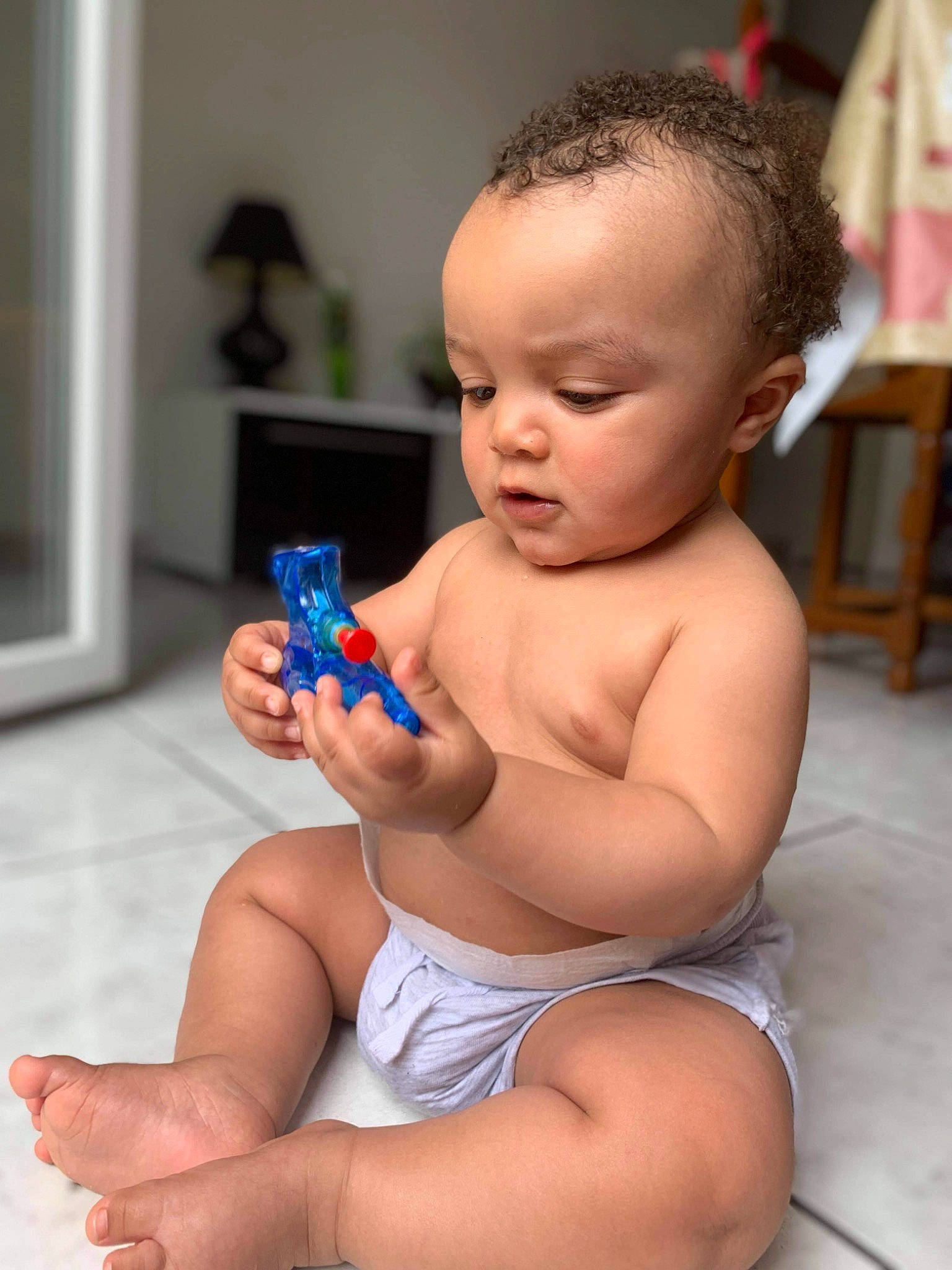 Warren a rejoint le concours — aidez-le/la à gagner de superbes lots ! abdomen, baby, cheek, chest, finger, hand, head, human_body, joint, knee, leg, mouth, muscle, nail, person, skin, stomach, thigh, thumb, toddler