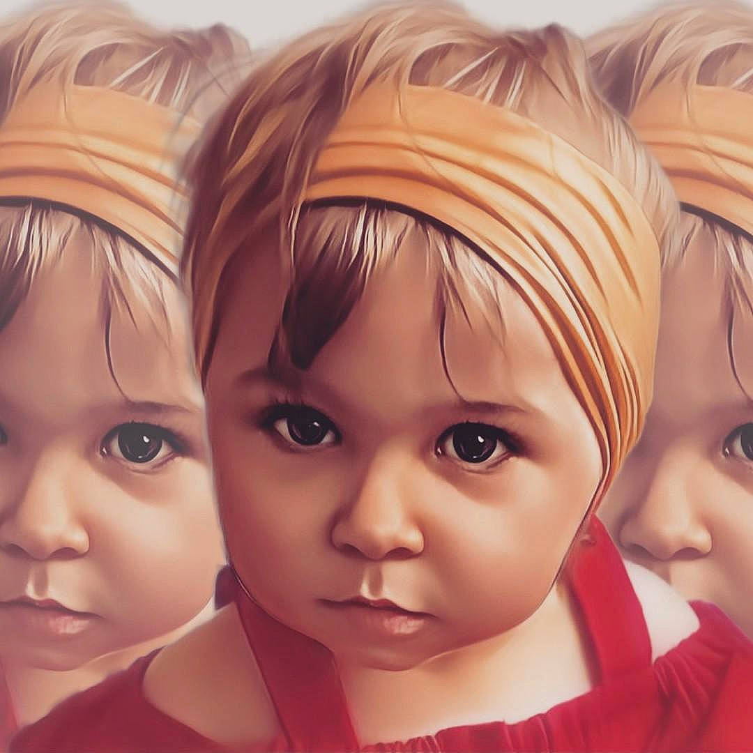 Enora a rejoint le concours — aidez-le/la à gagner de superbes lots ! cartoon, cheek, chin, ear, eye, eyebrow, eyelash, face, forehead, friendship, fun, gesture, happy, headwear, interaction, iris, mouth, nose, organ, person