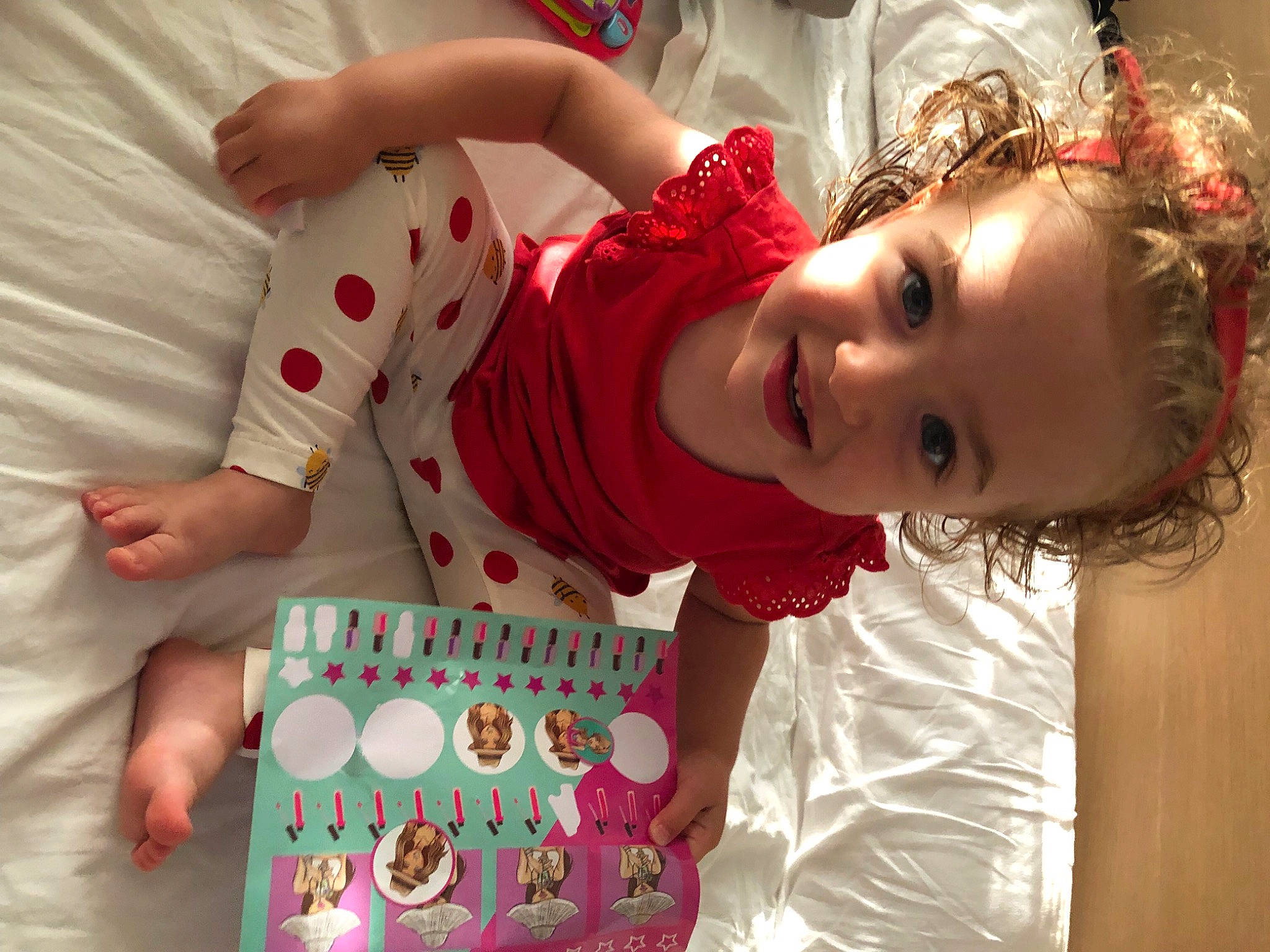 Abbygaëlle a rejoint le concours — aidez-le/la à gagner de superbes lots ! baby, baby_toddler_clothing, child, event, eyelash, fashion_design, flash_photography, fun, happy, headpiece, joy, magenta, nightwear, pattern, person, pink, red, sleeve, smile, textile