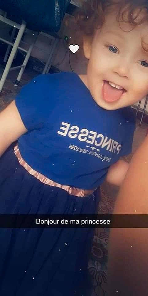 Violette participe au concours pour gagner de l'argent avec cette photo : baby_toddler_clothing, chest, cool, elbow, electric_blue, flash_photography, hairstyle, happy, human_body, muscle, organ, person, shoulder, sleeve, smile, sportswear, t_shirt, thigh, toddler, trunk