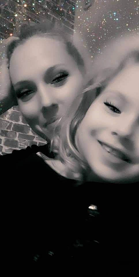 Rose participe au concours pour gagner de l'argent avec cette photo : beauty, black, black_and_white, cheek, close_up, eye, eyebrow, eyelash, face, head, joy, lip, monochrome, monochrome_photography, mouth, nose, person, photograph, photography, portrait