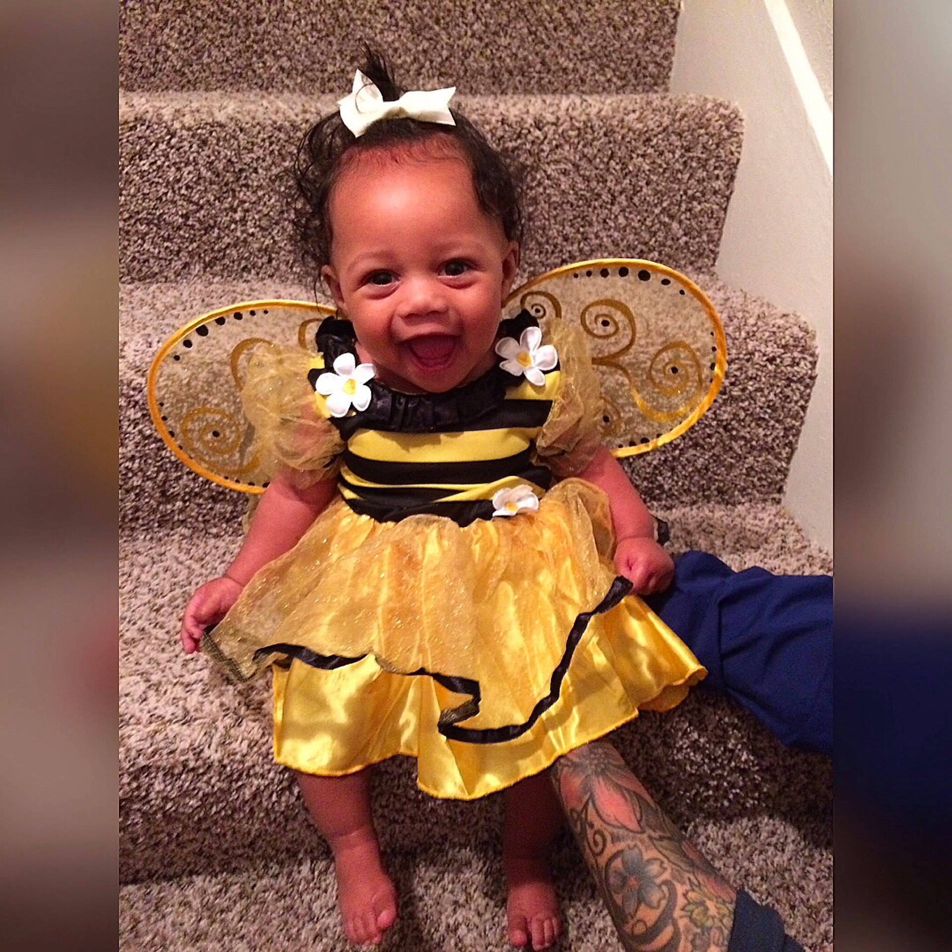 Alayha is registered to the contest to win money with this photo: child, clothing, costume, girl, membrane_winged_insect, person, pollinator, product, toddler, yellow