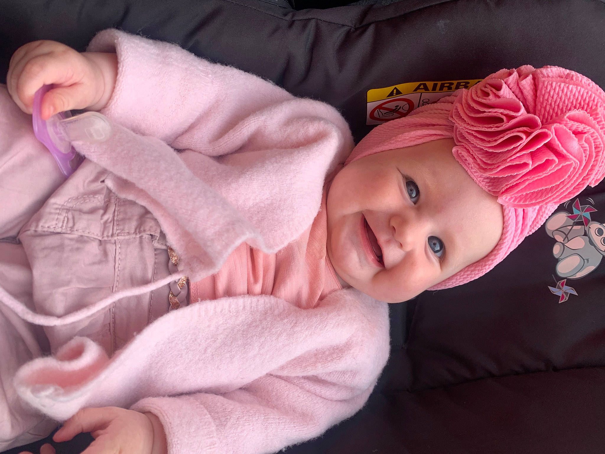 Lyhana a rejoint le concours — aidez-le/la à gagner de superbes lots ! cheek, chin, comfort, eye, eyebrow, face, finger, hand, hat, head, headwear, human_body, joy, lip, mouth, nose, person, pink, product, skin