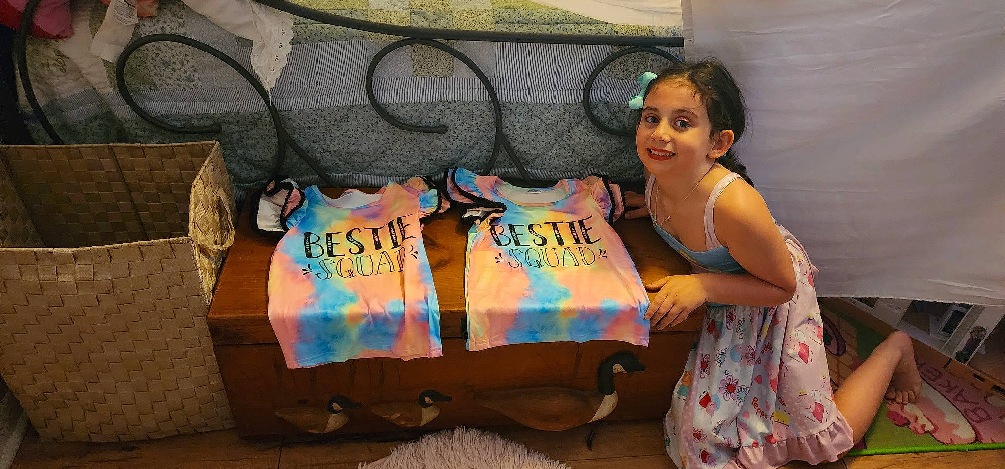 Alissa is registered to the contest to win money with this photo: art, automotive_design, automotive_exterior, bag, bumper, couch, event, font, fun, graffiti, happy, joy, leisure, motor_vehicle, person, sitting, smile, t_shirt, travel, vacation