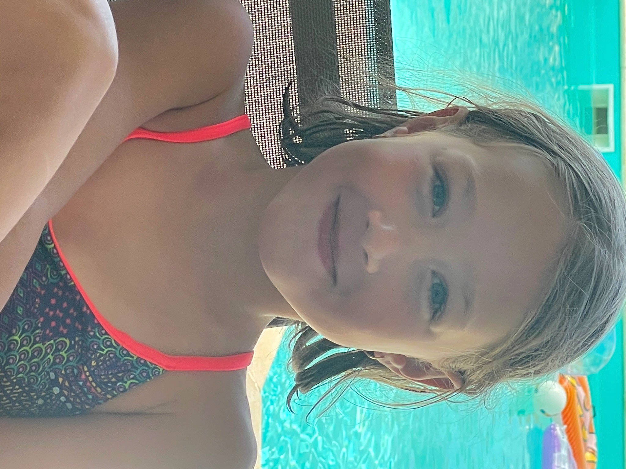 Albane participe au concours pour gagner de l'argent avec cette photo : black_hair, blue, brassiere, chest, cool, eyelash, happy, head, joy, leisure, lip, mouth, neck, organ, person, smile, swimming_pool, swimsuit_top, swimwear, thigh