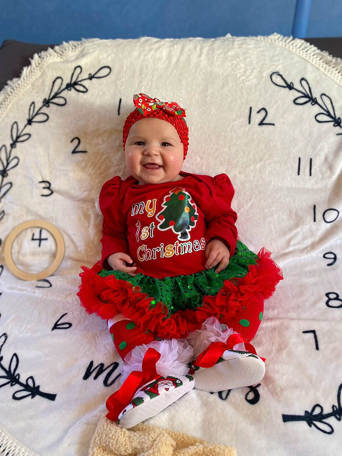 Serena participe au concours pour gagner de l'argent avec cette photo : baby, baby_toddler_clothing, cap, costume_hat, event, face, font, happy, hat, headwear, holiday, joy, magenta, pattern, person, pink, sitting, sleeve, smile, textile