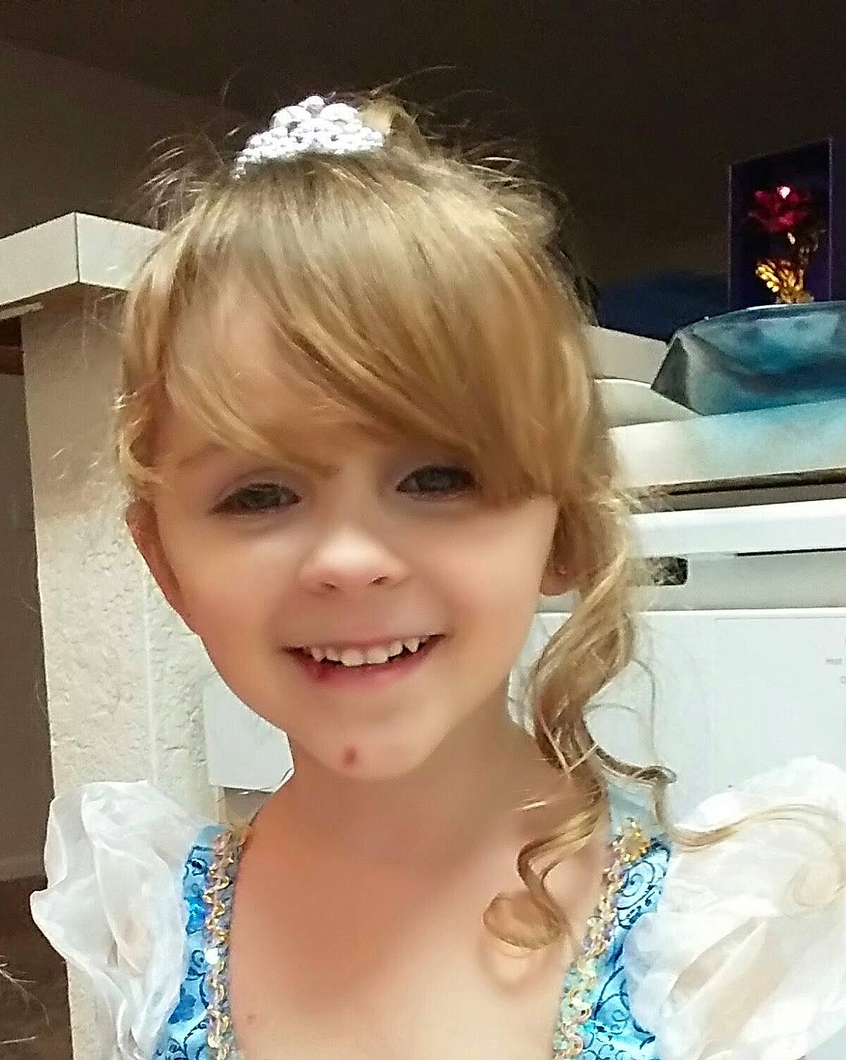 Allianna joined the competition — help win amazing prizes! bangs, blond, brown_hair, chin, ear, eyebrow, face, fashion_accessory, forehead, hair, hair_accessory, hair_coloring, hairstyle, head, headpiece, jaw, joy, lip, long_hair, person