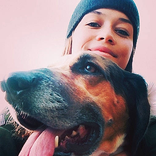 Marquise participe au concours pour gagner de l'argent avec cette photo : beauty, canidae, carnivore, companion_dog, cool, dog, dog_breed, eye, face, head, human, mouth, nose, photography, puppy_love, selfie, sky, smile, snout, whiskers