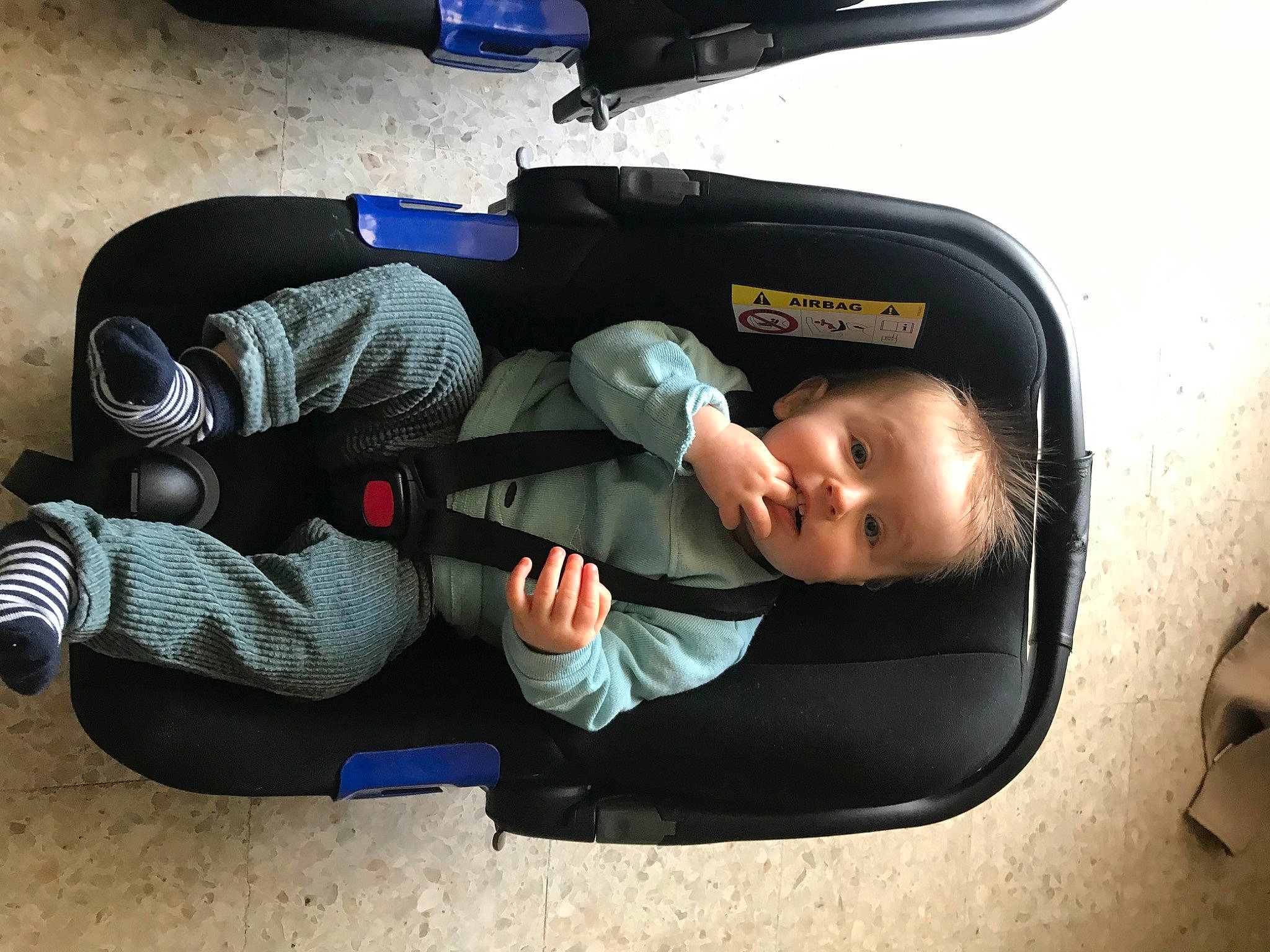 Lino participe au concours pour gagner de l'argent avec cette photo : auto_part, automotive_design, automotive_exterior, automotive_mirror, baby, baby_carriage, baby_in_car_seat, baby_products, baby_toddler_clothing, car_seat, child, comfort, family_car, head_restraint, motor_vehicle, person, personal_luxury_car, toddler, vehicle, vehicle_door